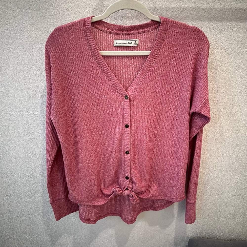 ABERCROMBIE & FITCH Pink Long Sleeve Buttom Down Front Tie Top